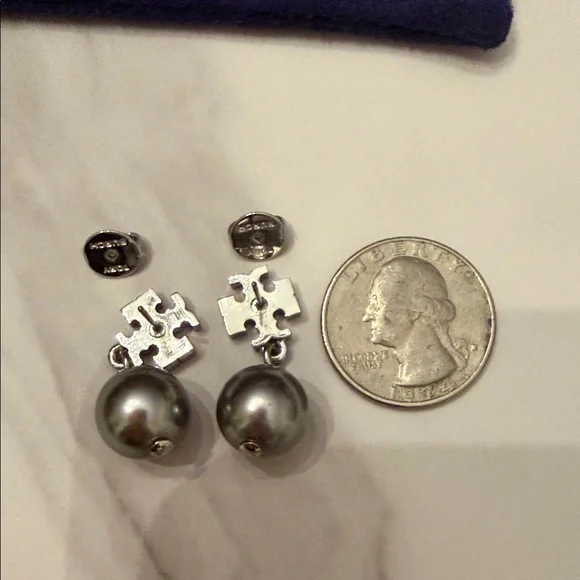 EUC Tory Burch Logo Pearl Drop Earrings - Picture 6 of 7